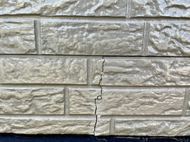 サイディング釘からのクラック