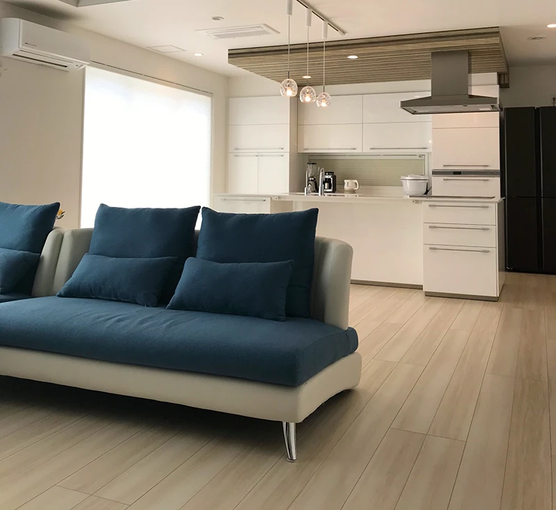 明るいリビングルーム