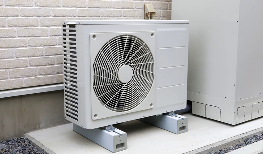 清掃された室外機