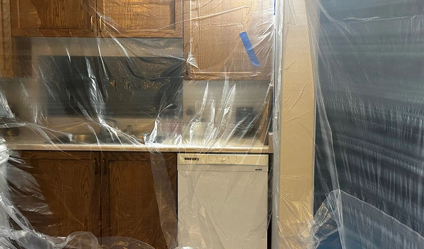 リフォーム中のキッチン