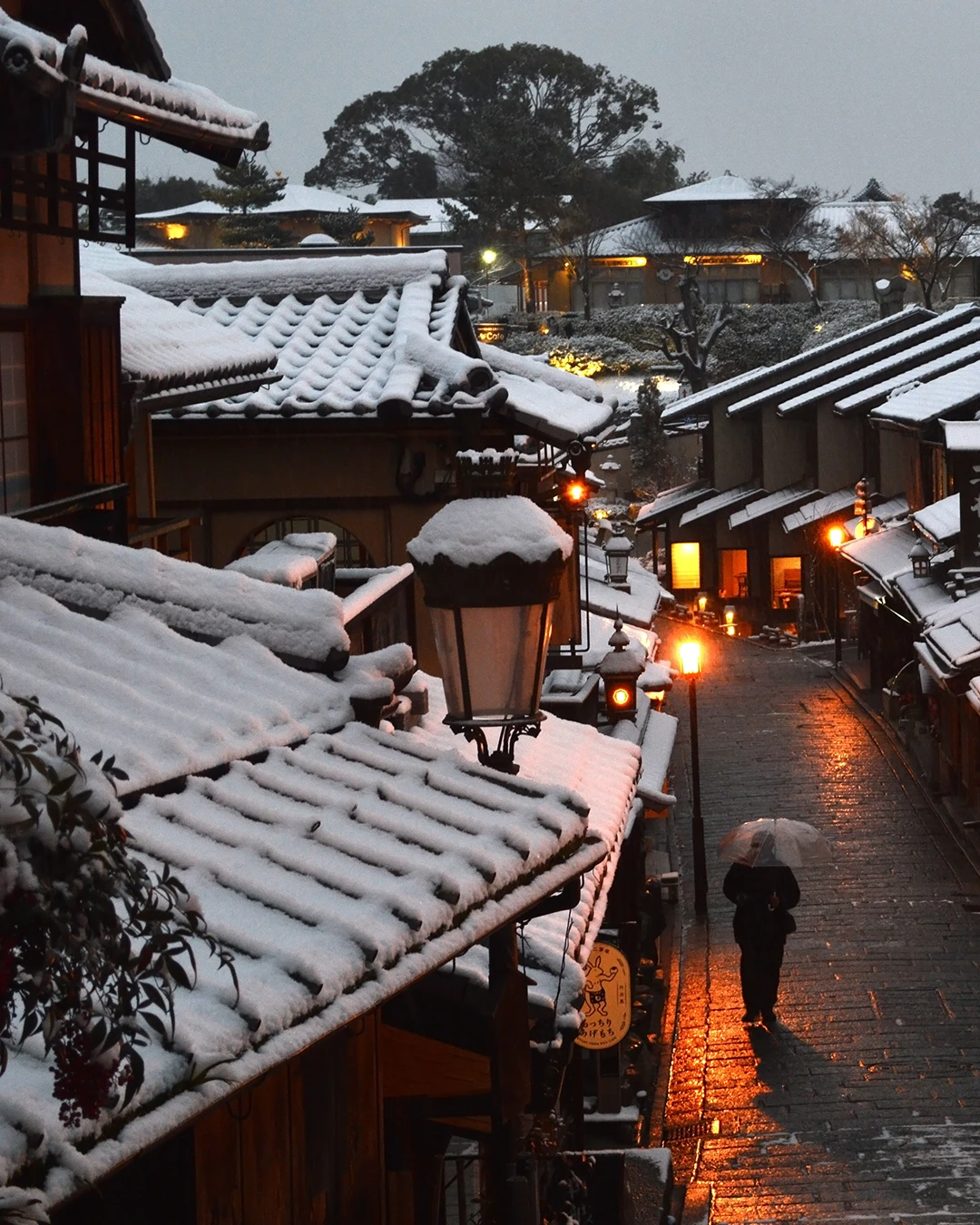 冬の京都の街並み