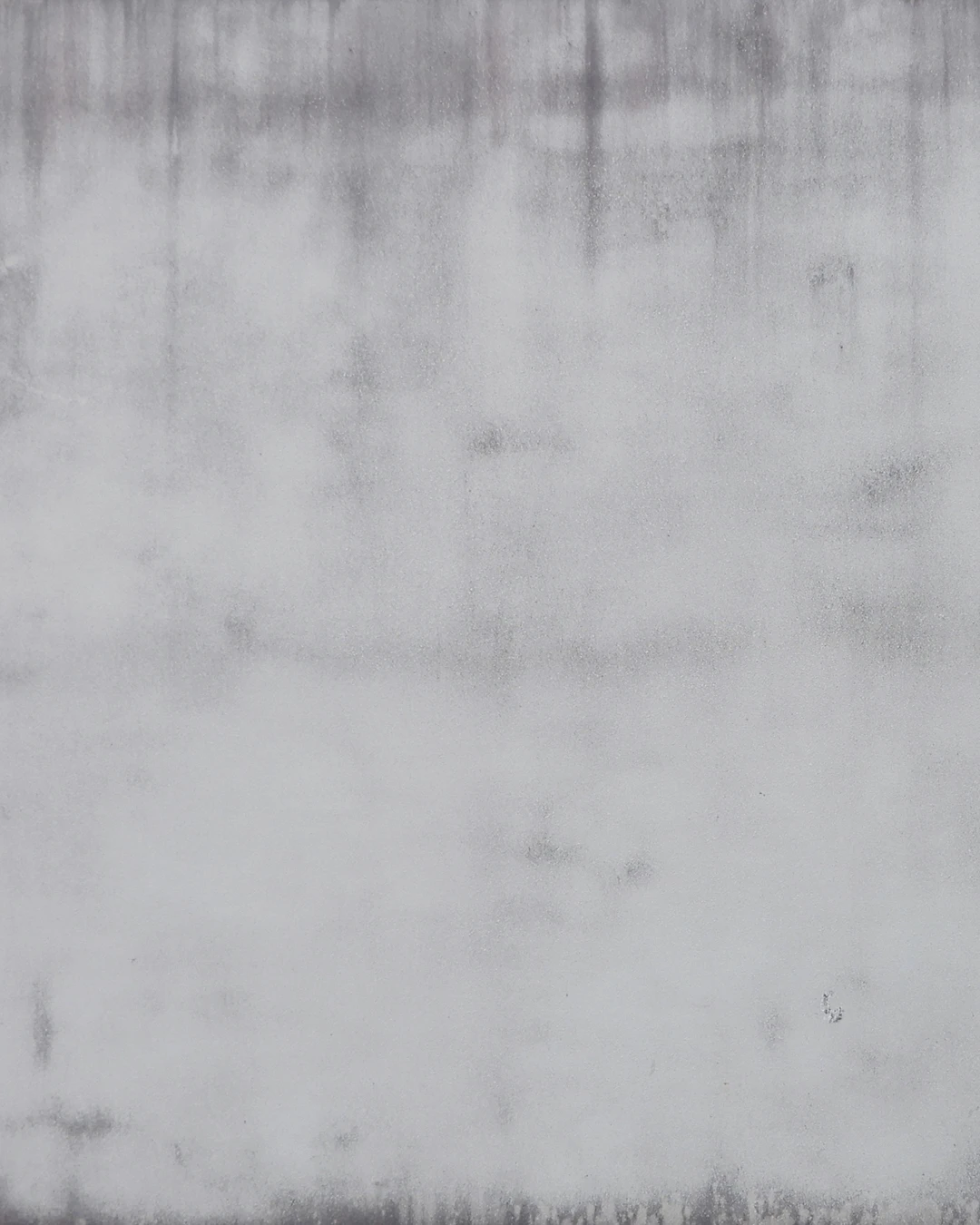 雨に濡れた日本の建物の外壁