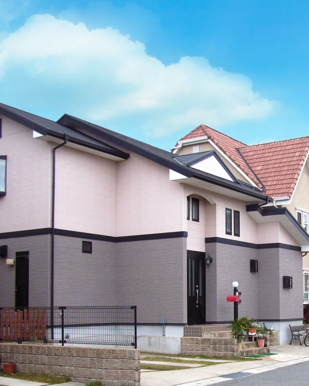 メンテナンスの行き届いた住宅の外観